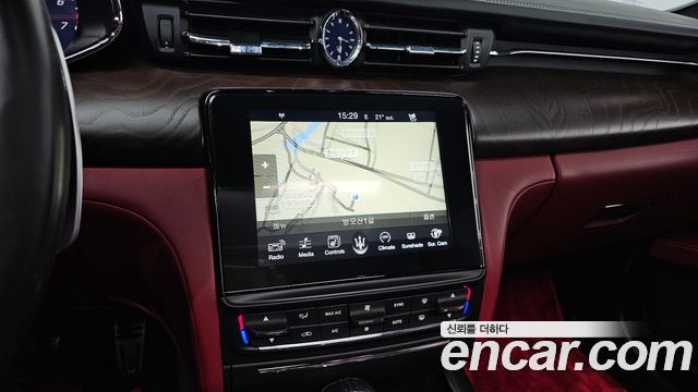 Maserati Quattroporte 2017 — photo 21