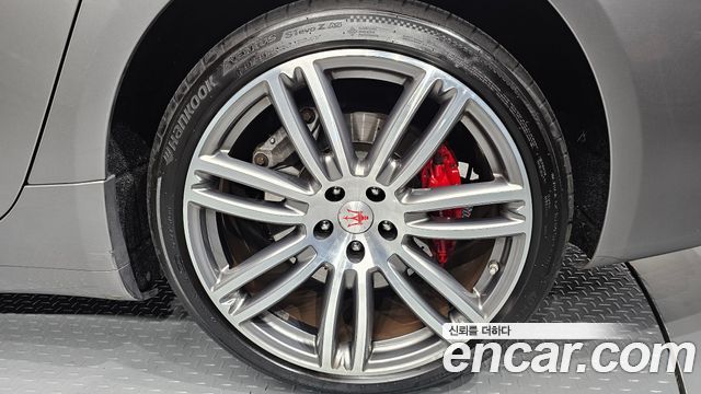 Maserati Quattroporte 2017 — photo 7