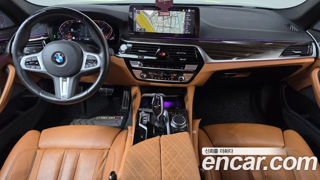 BMW 5-Series 2021 — photo 10