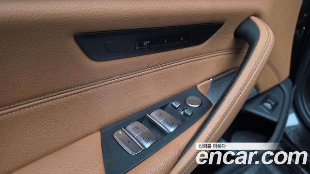 BMW 5-Series 2021 — photo 26