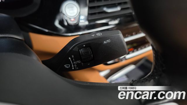 BMW 5-Series 2021 — photo 28