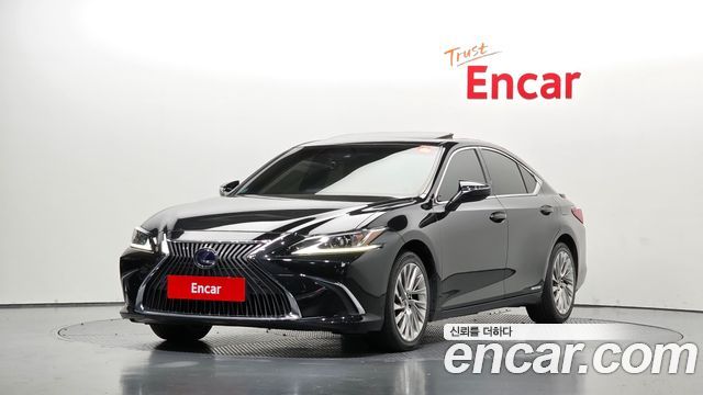 Lexus ES 2020 — photo 1