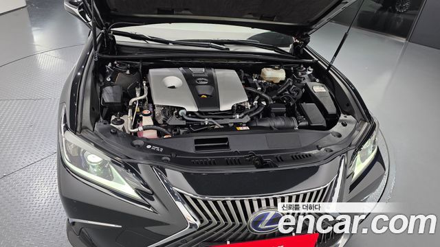 Lexus ES 2020 — photo 6
