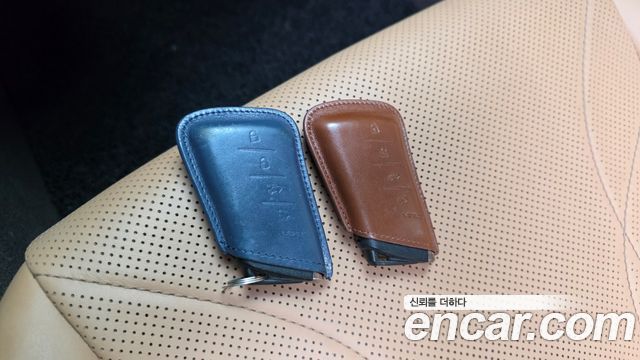 Lexus ES 2020 — photo 27