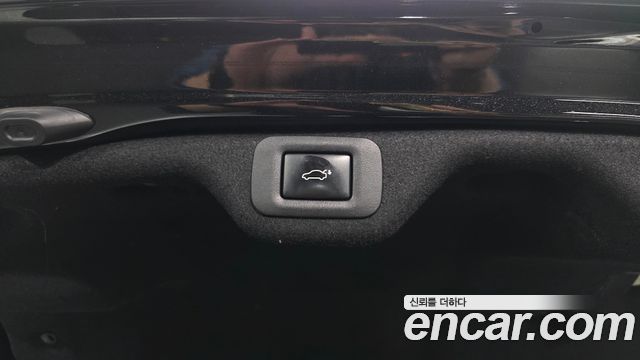 Lexus ES 2020 — photo 34