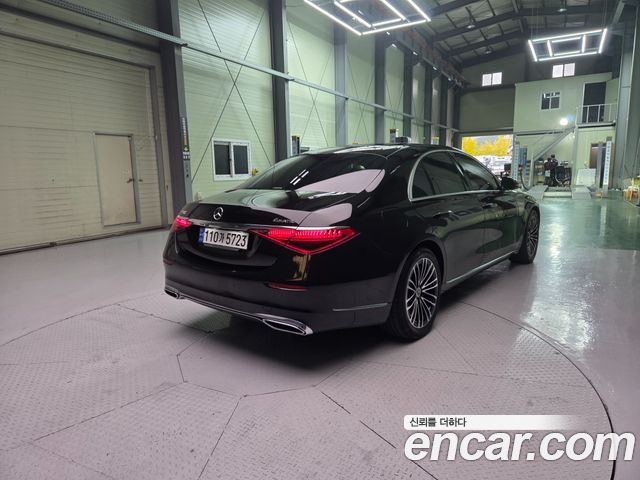 Mercedes-Benz S-Class 2022 — photo 2