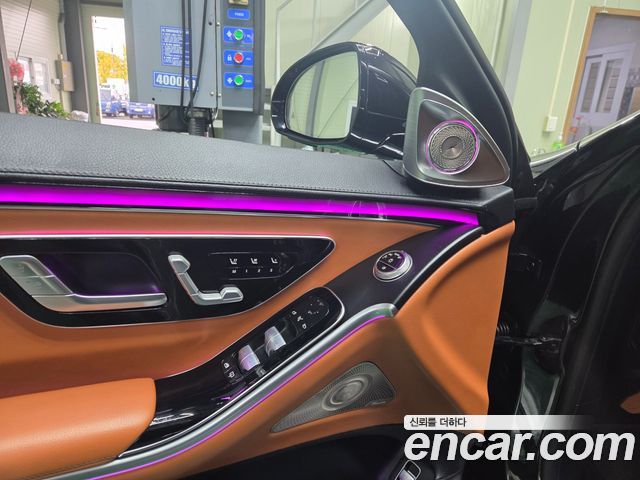 Mercedes-Benz S-Class 2022 — photo 11