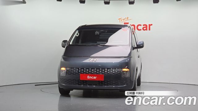 Hyundai Staria 2022 — photo 3