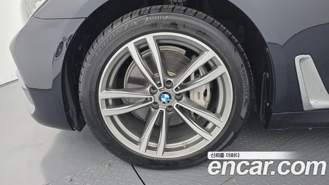BMW 7-Series 2018 — photo 5