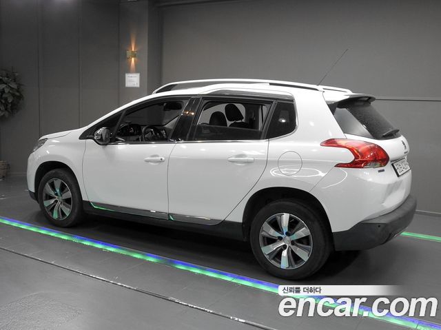 Peugeot 2008 2017 — photo 2
