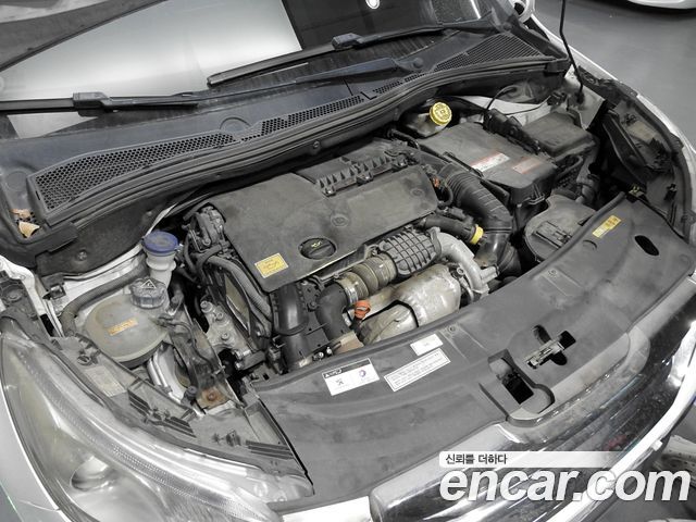 Peugeot 2008 2017 — photo 6