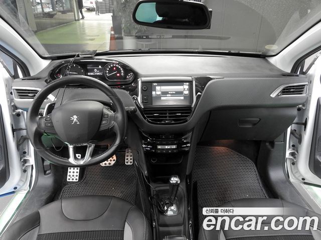 Peugeot 2008 2017 — photo 7