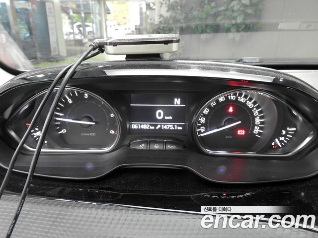 Peugeot 2008 2017 — photo 8