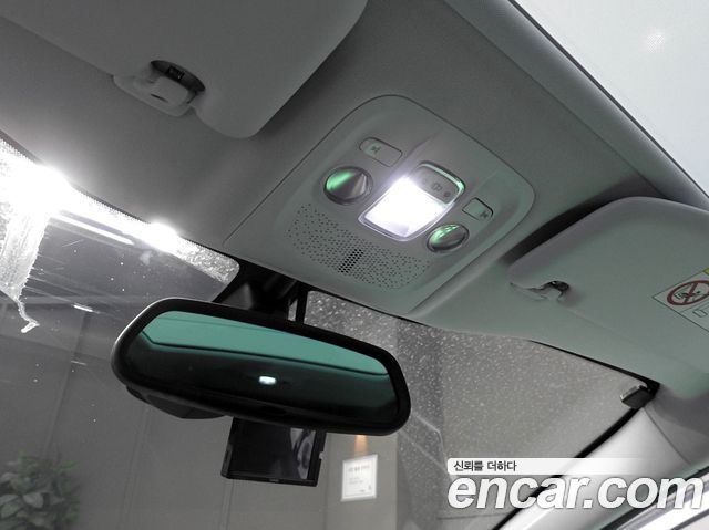 Peugeot 2008 2017 — photo 17