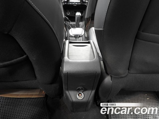Peugeot 2008 2017 — photo 19