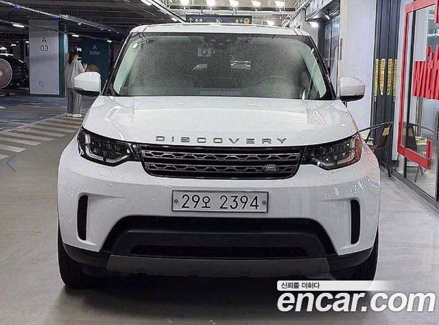 Land Rover Discovery 2018 — photo 2