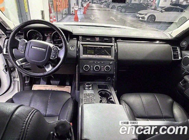 Land Rover Discovery 2018 — photo 6
