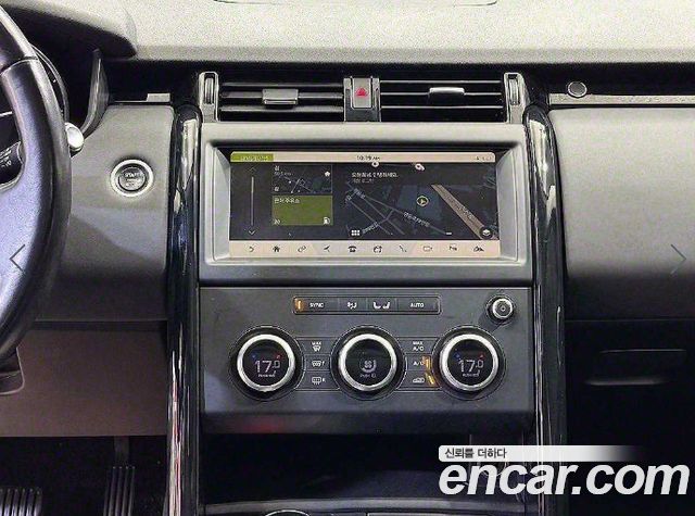 Land Rover Discovery 2018 — photo 11
