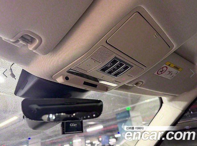 Land Rover Discovery 2018 — photo 15