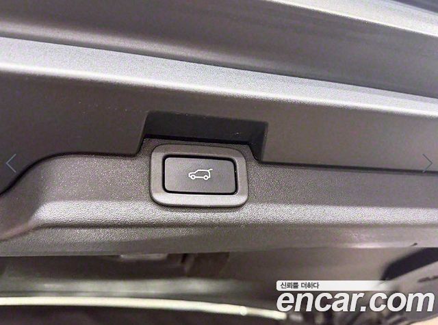 Land Rover Discovery 2018 — photo 16