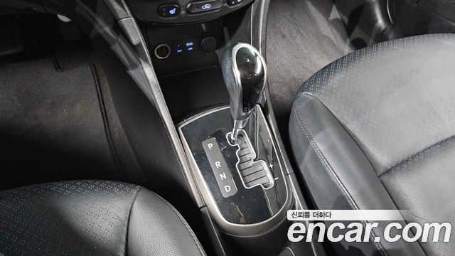 Hyundai Accent 2016 — photo 12