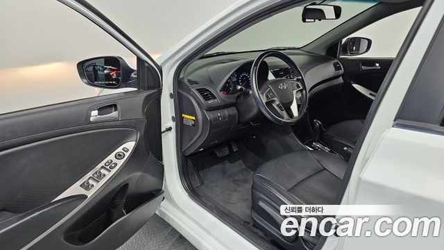 Hyundai Accent 2016 — photo 13