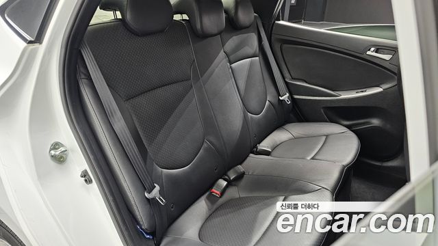 Hyundai Accent 2016 — photo 18