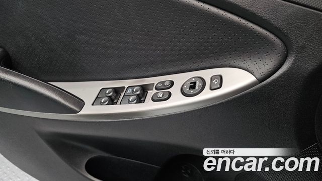 Hyundai Accent 2016 — photo 21