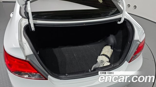 Hyundai Accent 2016 — photo 26