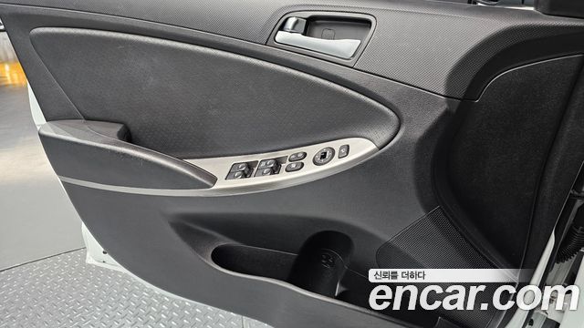 Hyundai Accent 2016 — photo 14