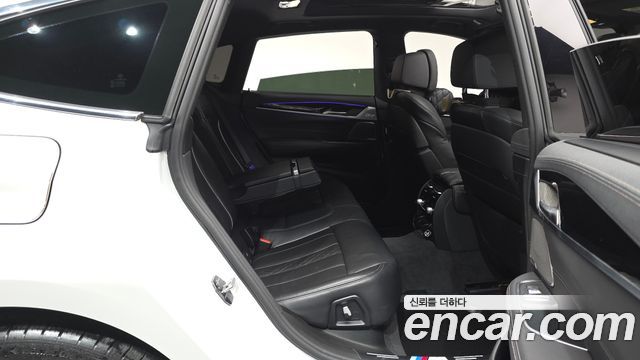 BMW Gran Turismo 2023 — photo 17