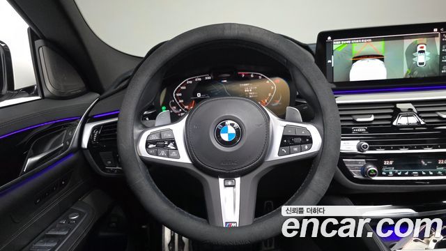 BMW Gran Turismo 2023 — photo 19