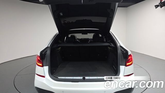 BMW Gran Turismo 2023 — photo 26