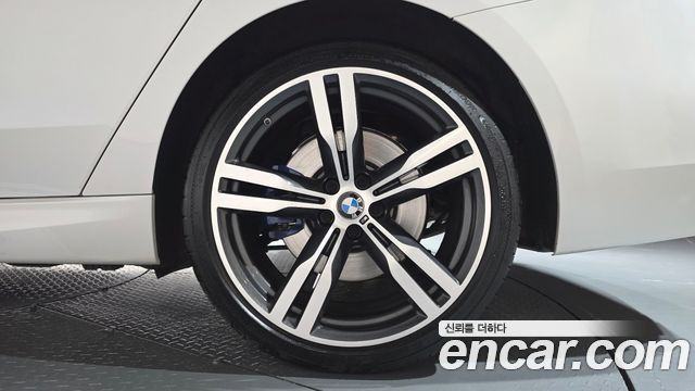 BMW Gran Turismo 2023 — photo 7