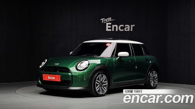 Mini Cooper 2025 — photo 1