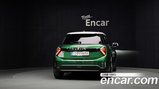 Mini Cooper 2025 — photo 4