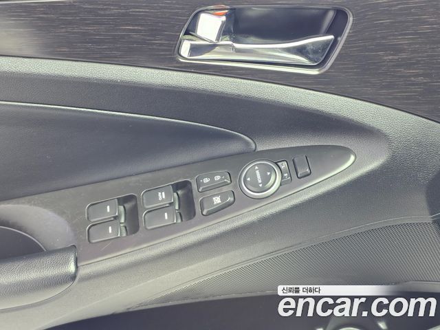 Hyundai Sonata 2013 — photo 12