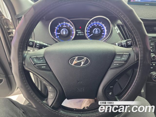 Hyundai Sonata 2013 — photo 16