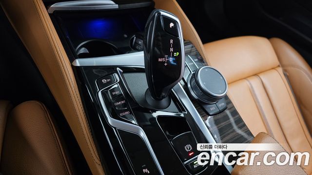 BMW 5-Series 2021 — photo 12