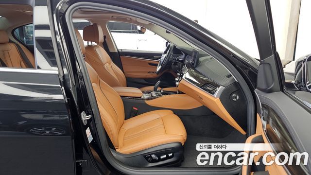 BMW 5-Series 2021 — photo 17
