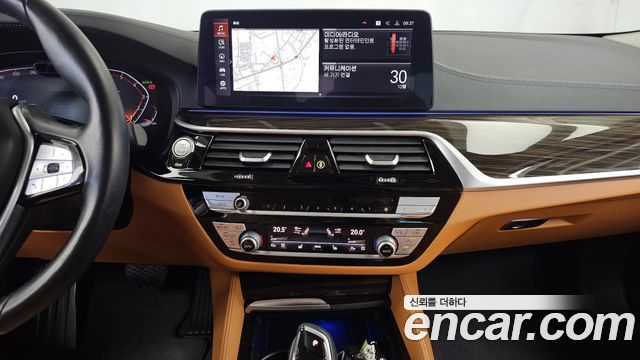 BMW 5-Series 2021 — photo 20