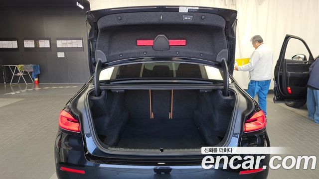 BMW 5-Series 2021 — photo 26