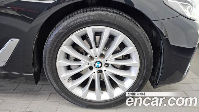 BMW 5-Series 2021 — photo 7