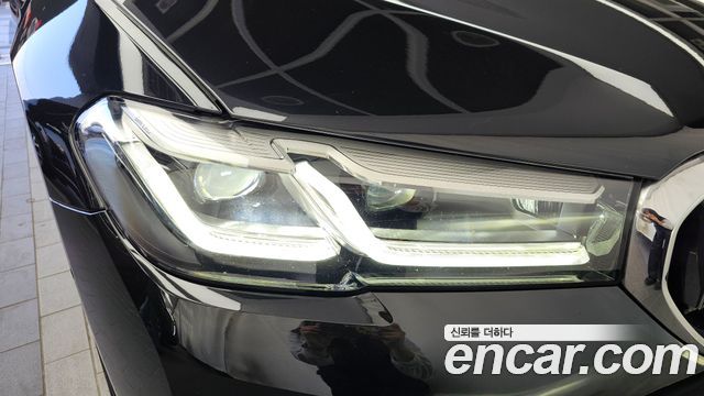 BMW 5-Series 2021 — photo 8