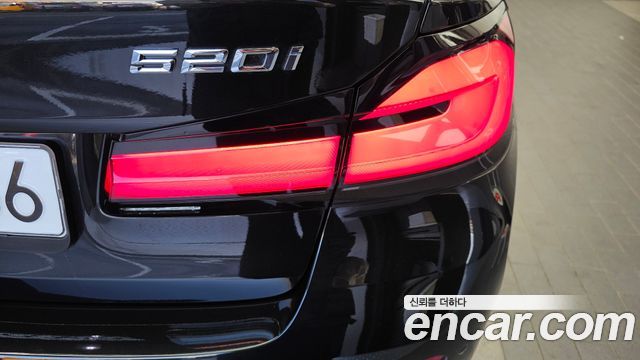 BMW 5-Series 2021 — photo 9