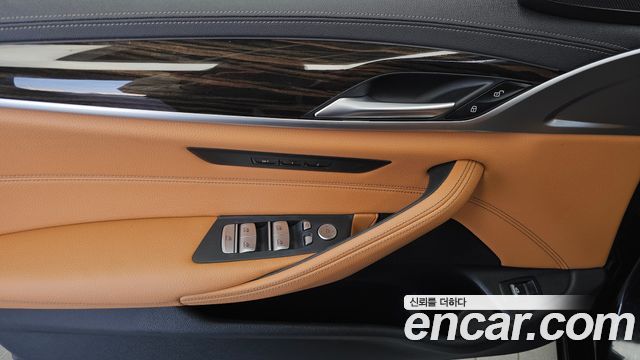 BMW 5-Series 2021 — photo 28