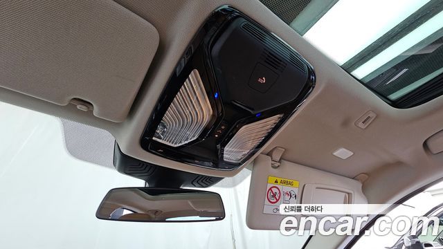 BMW 5-Series 2021 — photo 32