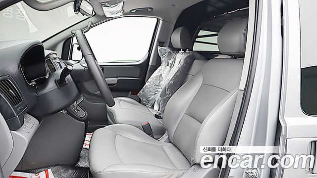 Hyundai Starex 2021 — photo 17