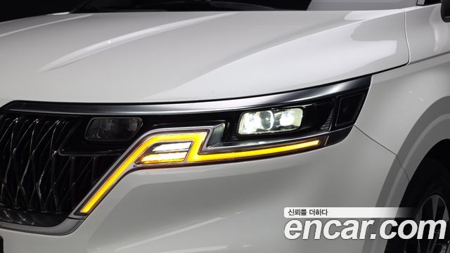Kia Canival 2021 — photo 8