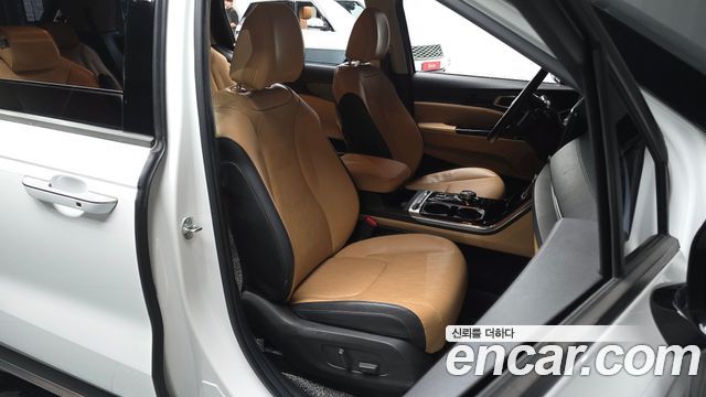 Kia Canival 2021 — photo 16